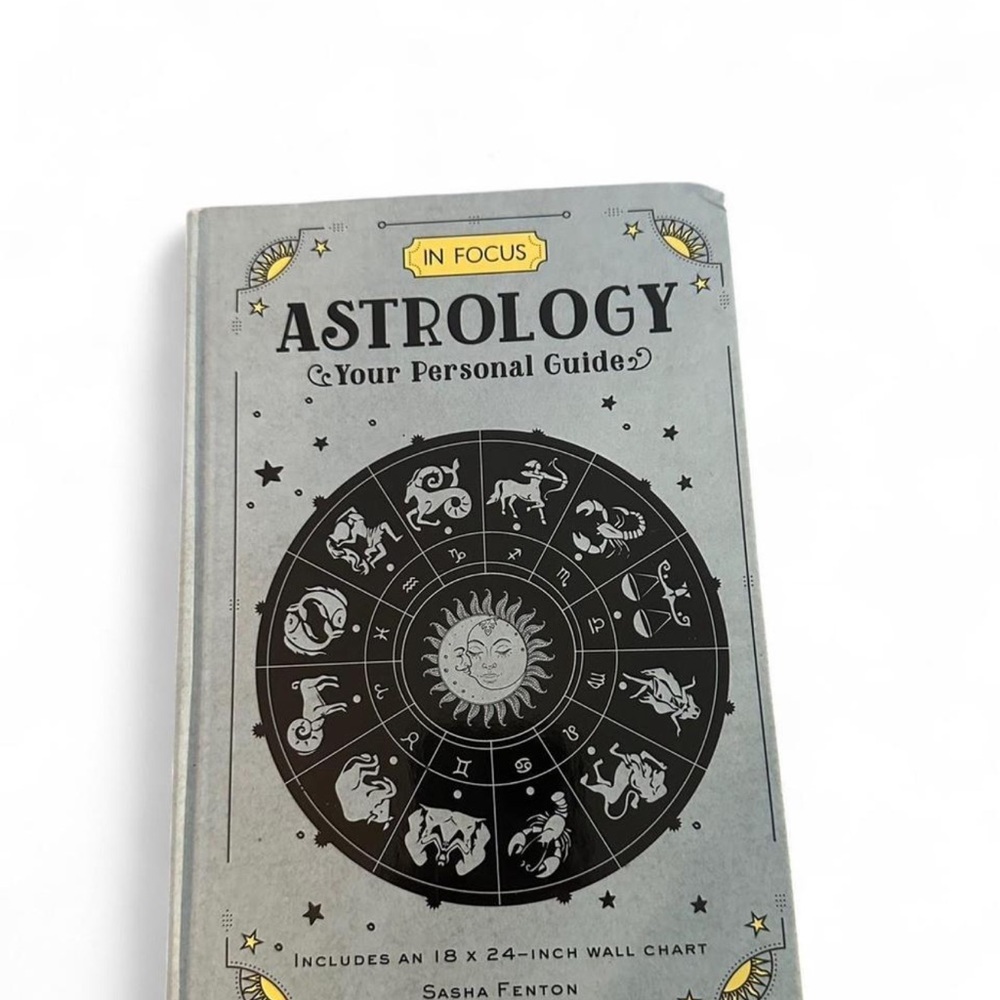 ASTROLOGY - Your Personal Guide Book
